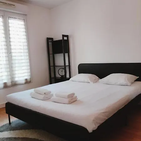 Appartement Moliere-versailles - Ci - Le Moliere Spacieux Dans Quartier Calme Versailles
